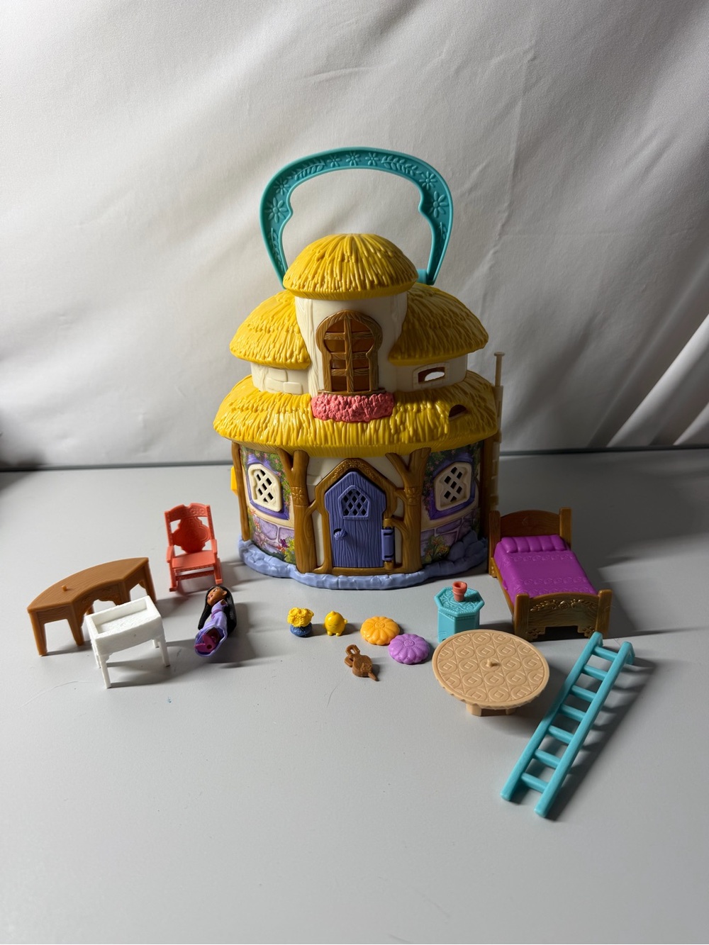 Mattel Disney Wish Thatched Cottage Playset with Teal Handle and Purple Door